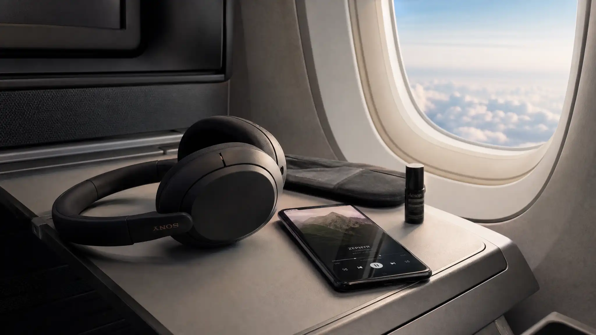 Best Noise-Canceling Headphones for Long Flights